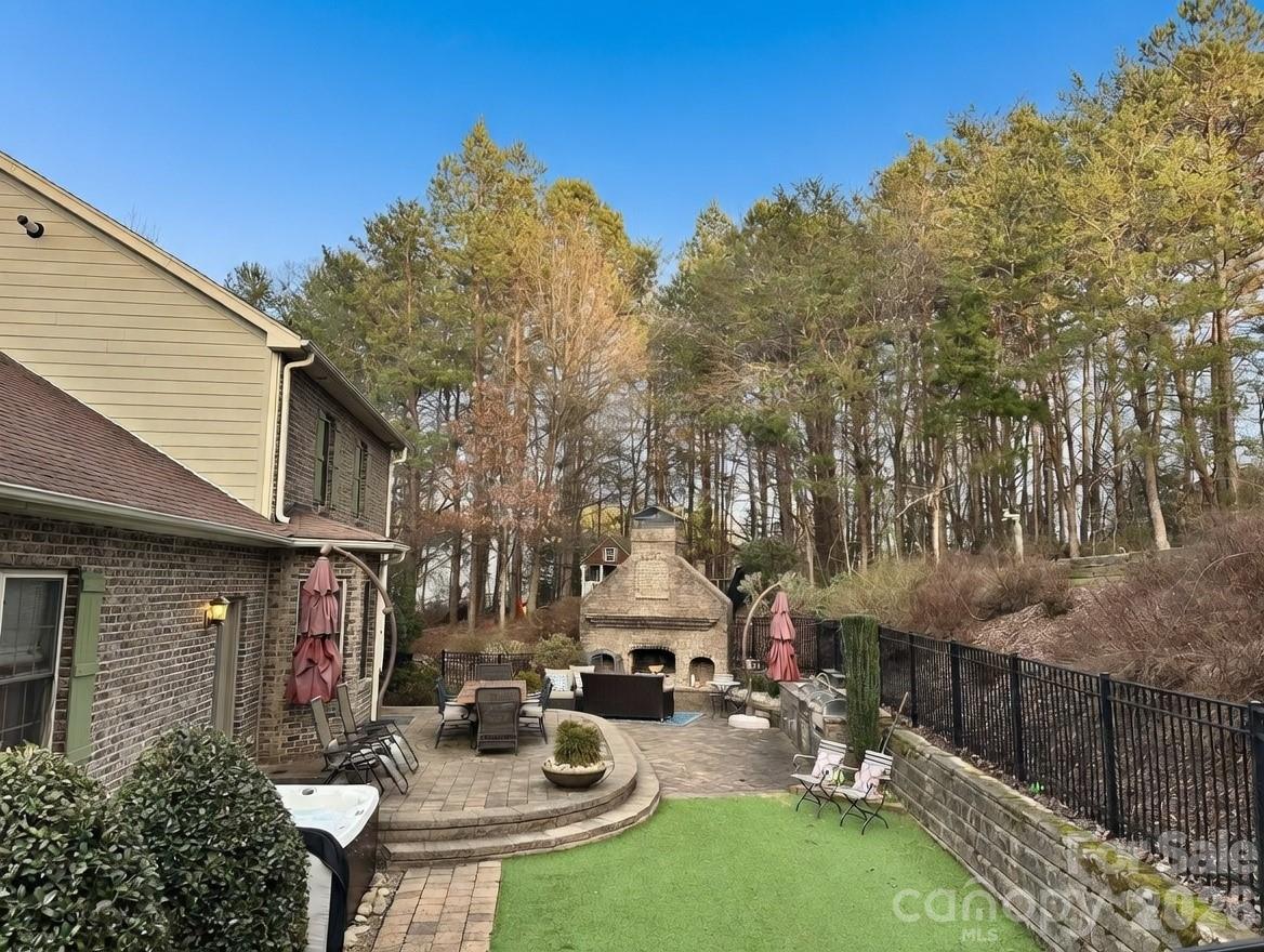 4852 Brookridge Drive NE