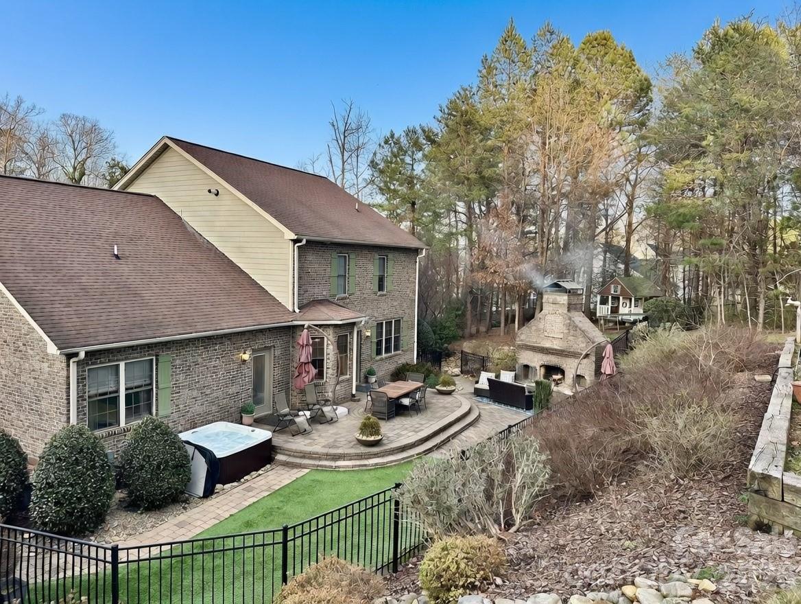 4852 Brookridge Drive NE