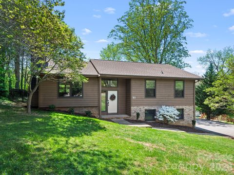 Photo of 21 Dogwood Grove, Asheville, NC 28805 (MLS # 4371801)
