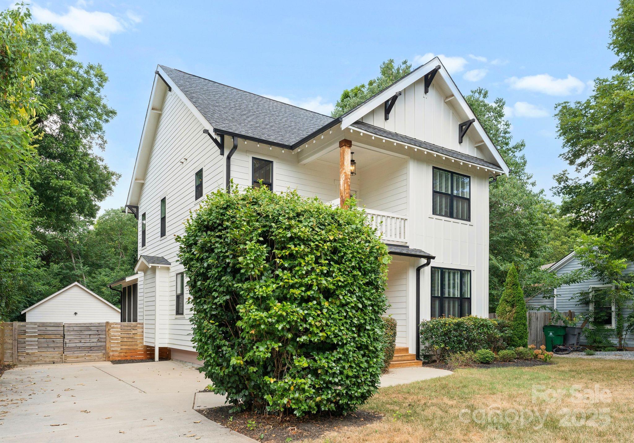 1215 Louise Avenue