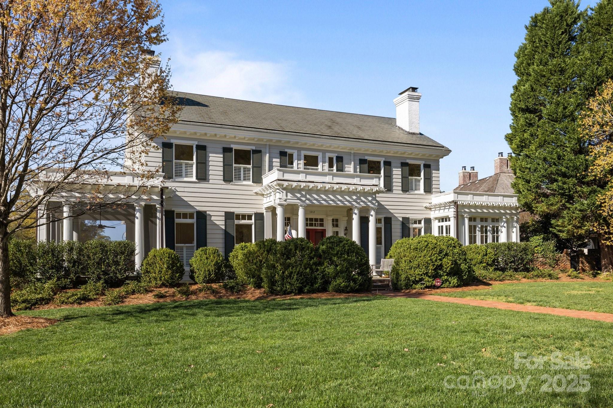 1212 Queens Road