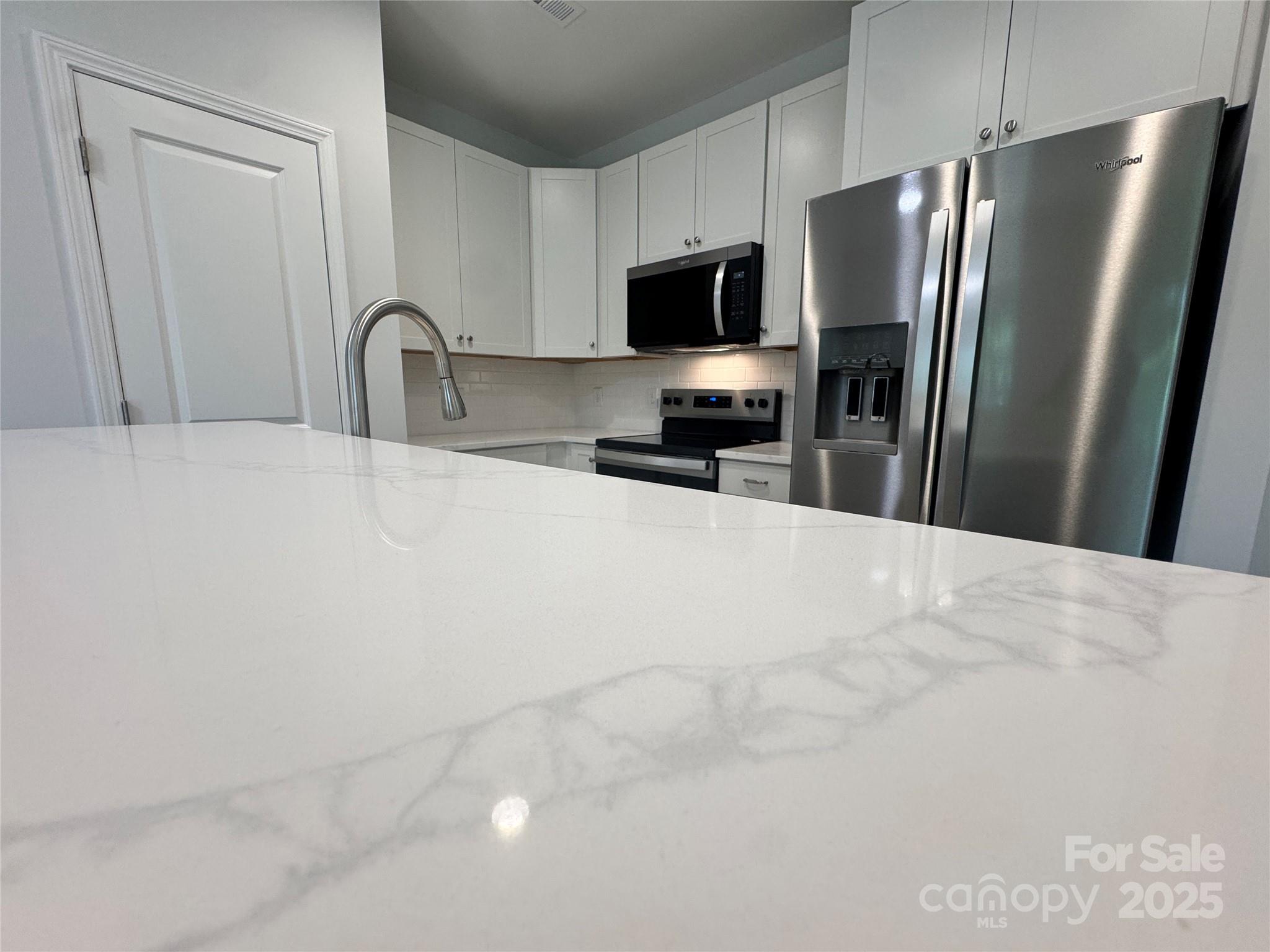 1215 1/2 Mountain Avenue