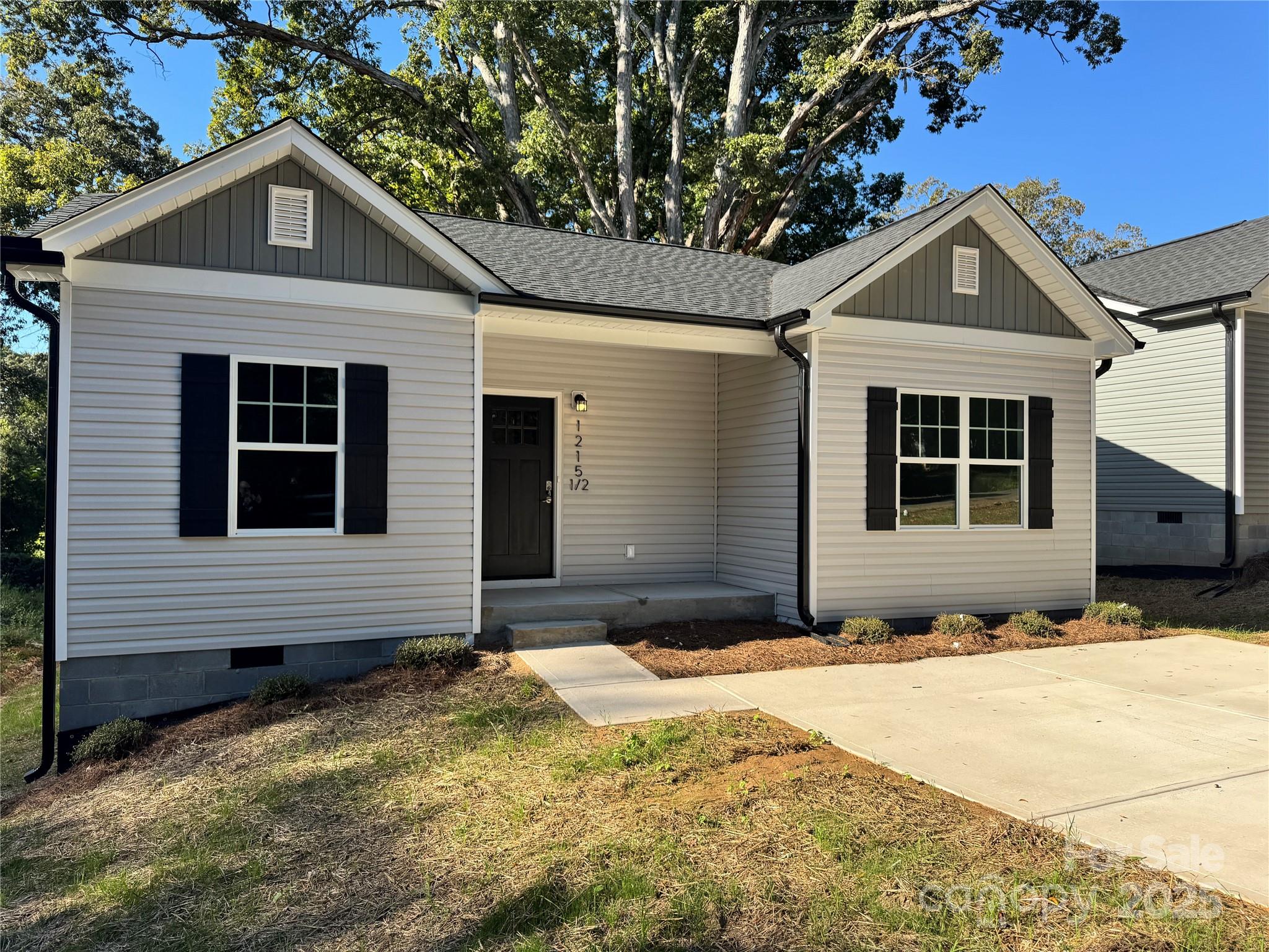 1215 1/2 Mountain Avenue