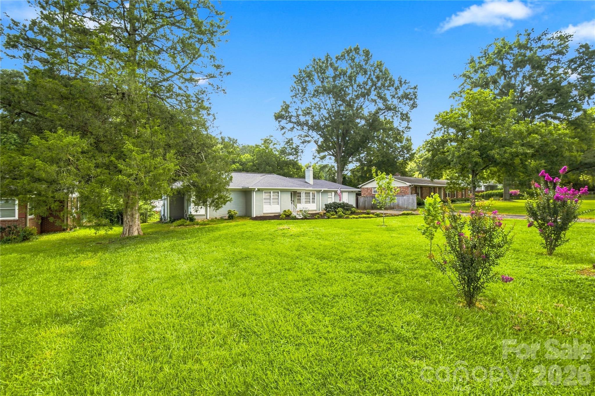 6142 King George Drive