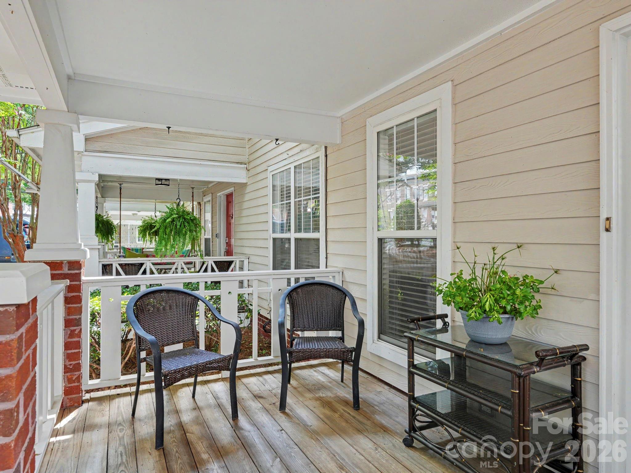 1016 W 1st Street