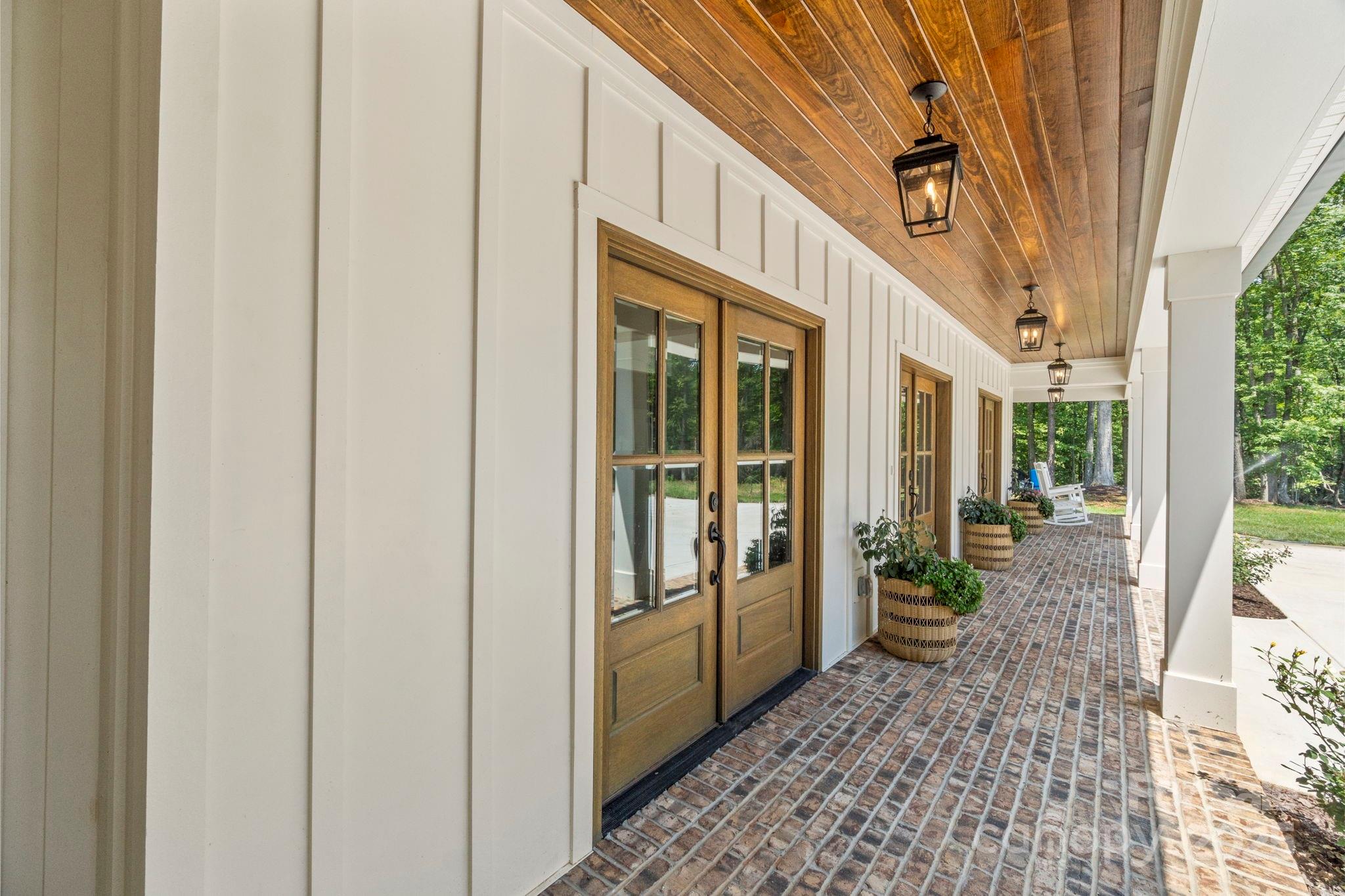 1033 Brandon Road