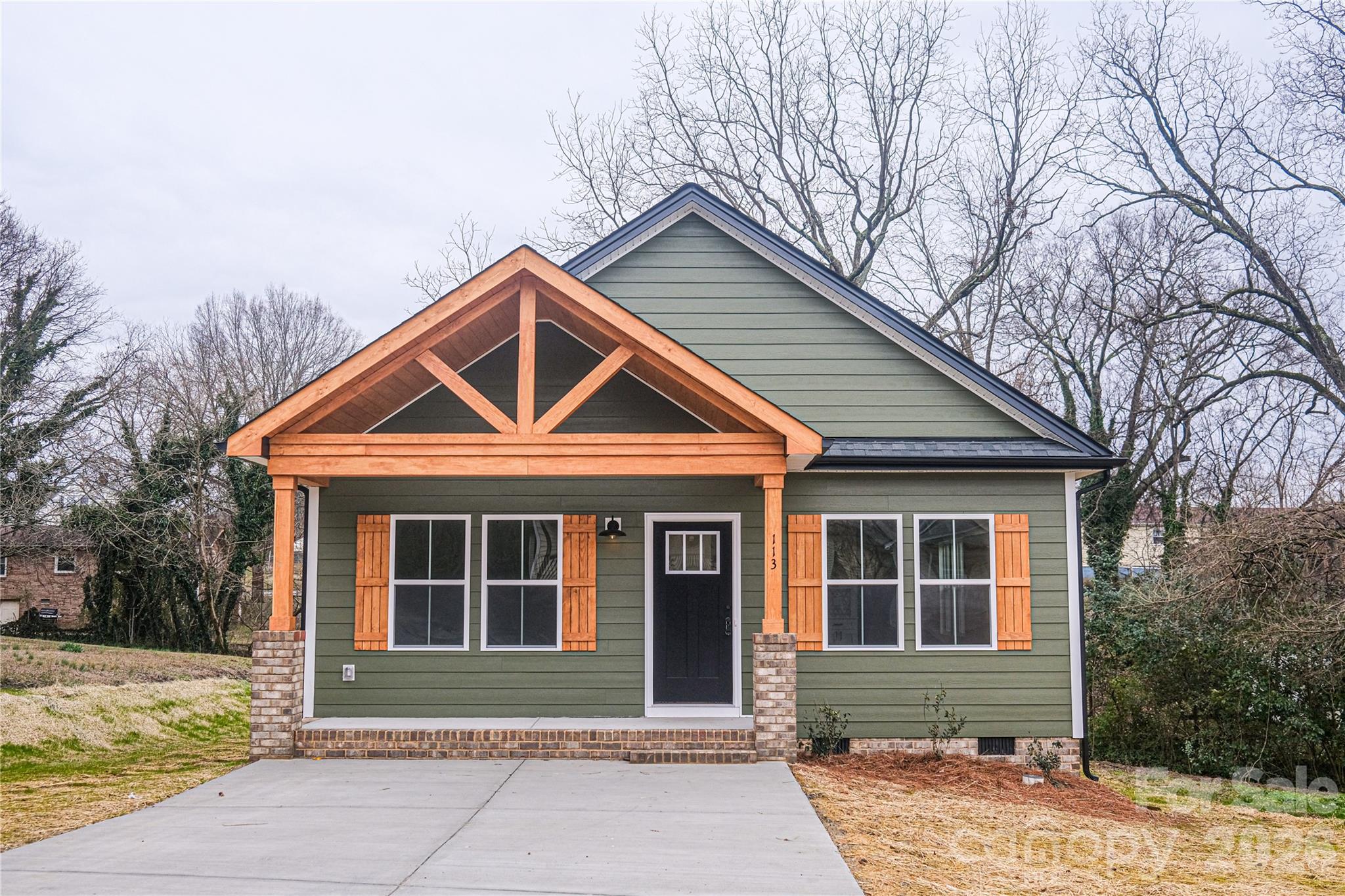 113 Chestnut Drive SW