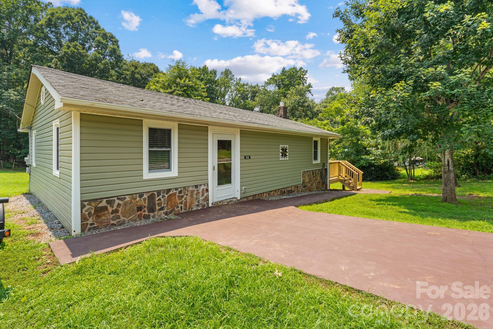 232 New Hope Way, Marion, NC, 28752