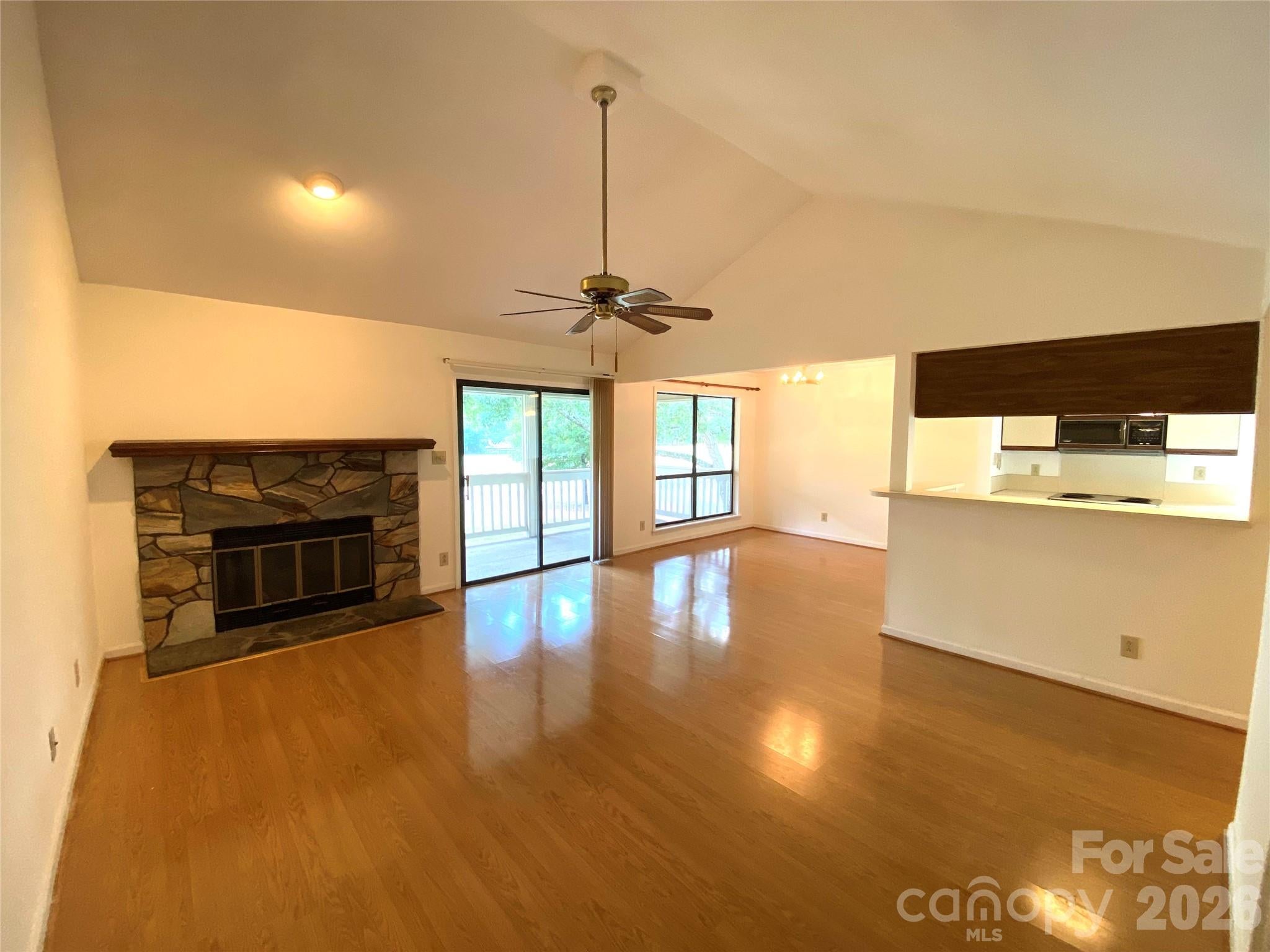 7962 Greenside Court