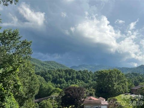 Photo of 530 West Side Road, Burnsville, NC 28714 (MLS # 4403042)
