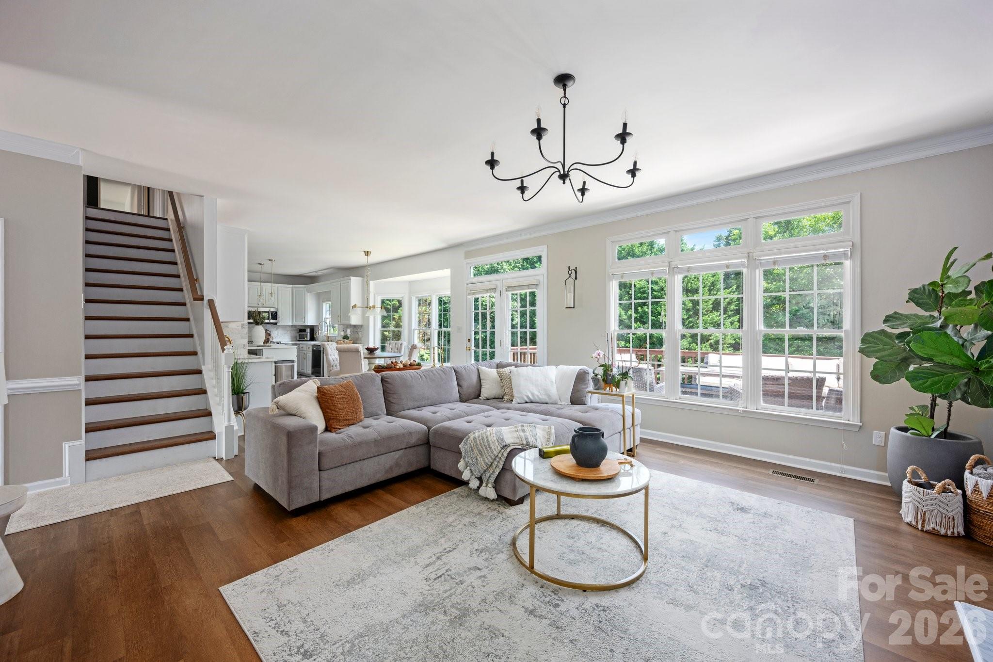 5005 Chestnut Knoll Lane