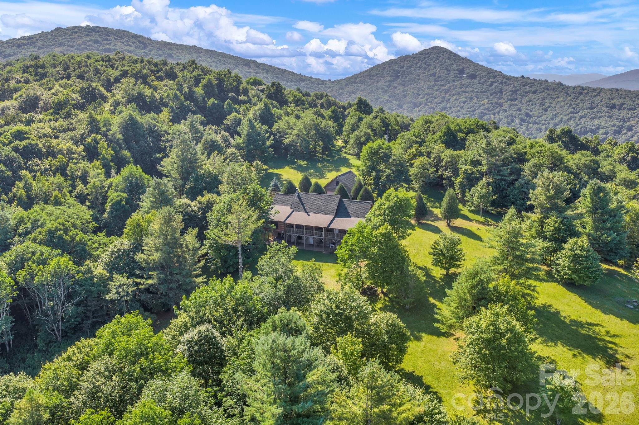 525 Schoolhouse Ridge