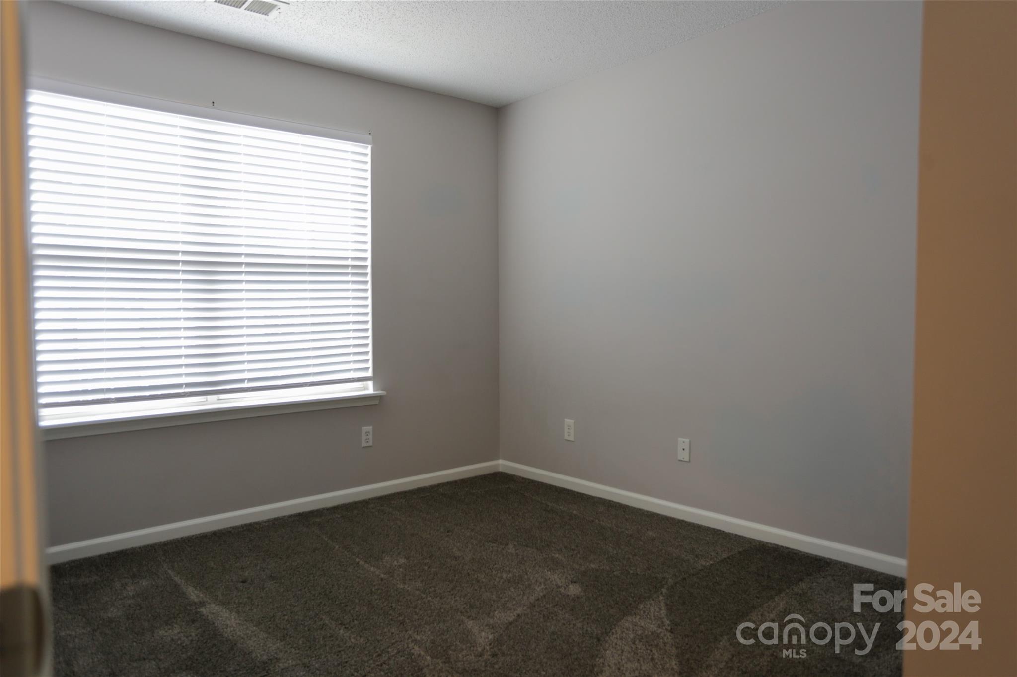 TOWNES AT RIVER CROSSING - Residential