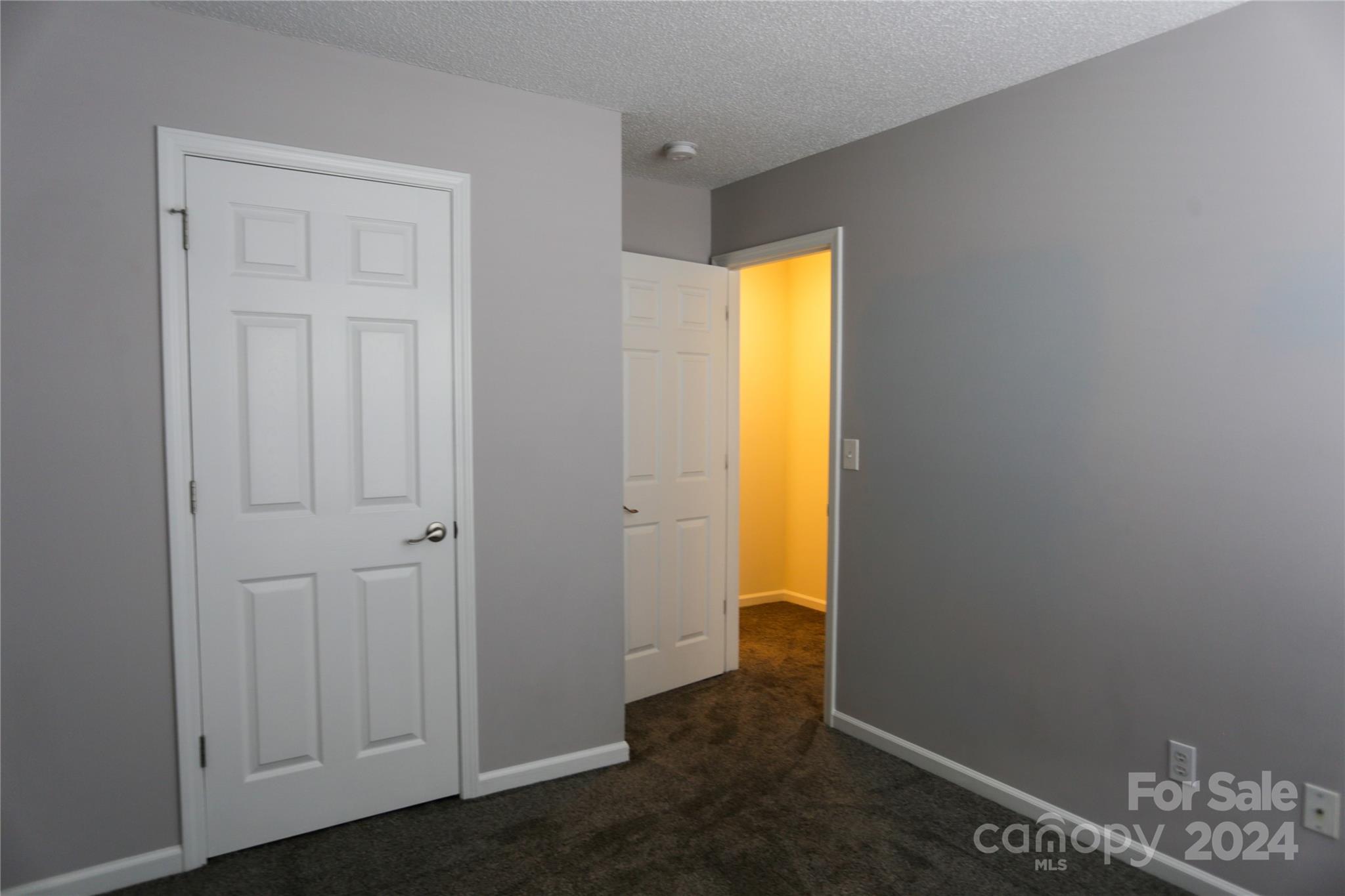 TOWNES AT RIVER CROSSING - Residential