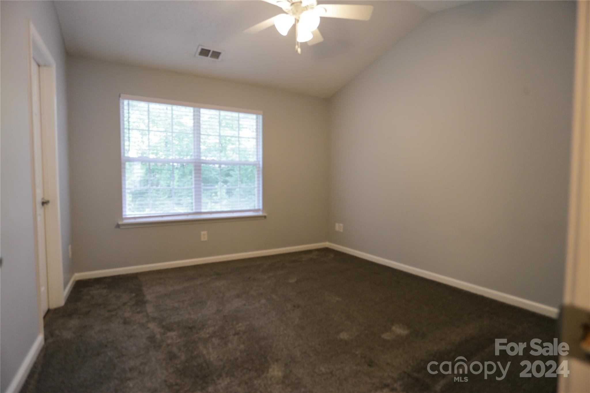 TOWNES AT RIVER CROSSING - Residential