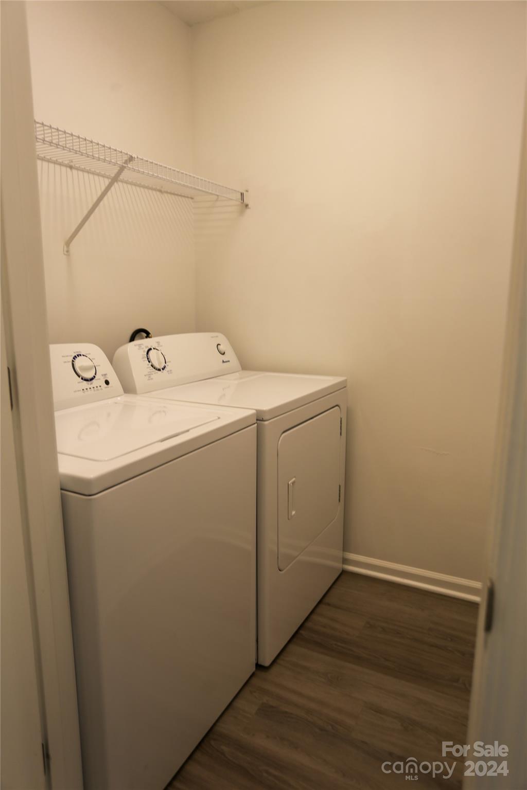 TOWNES AT RIVER CROSSING - Residential