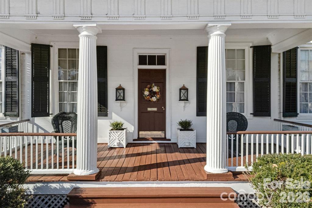 104 Leslie Loop
