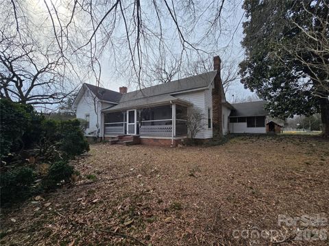 Photo of 32547 Valley Drive, Albemarle, NC 28001 (MLS # 4358181)