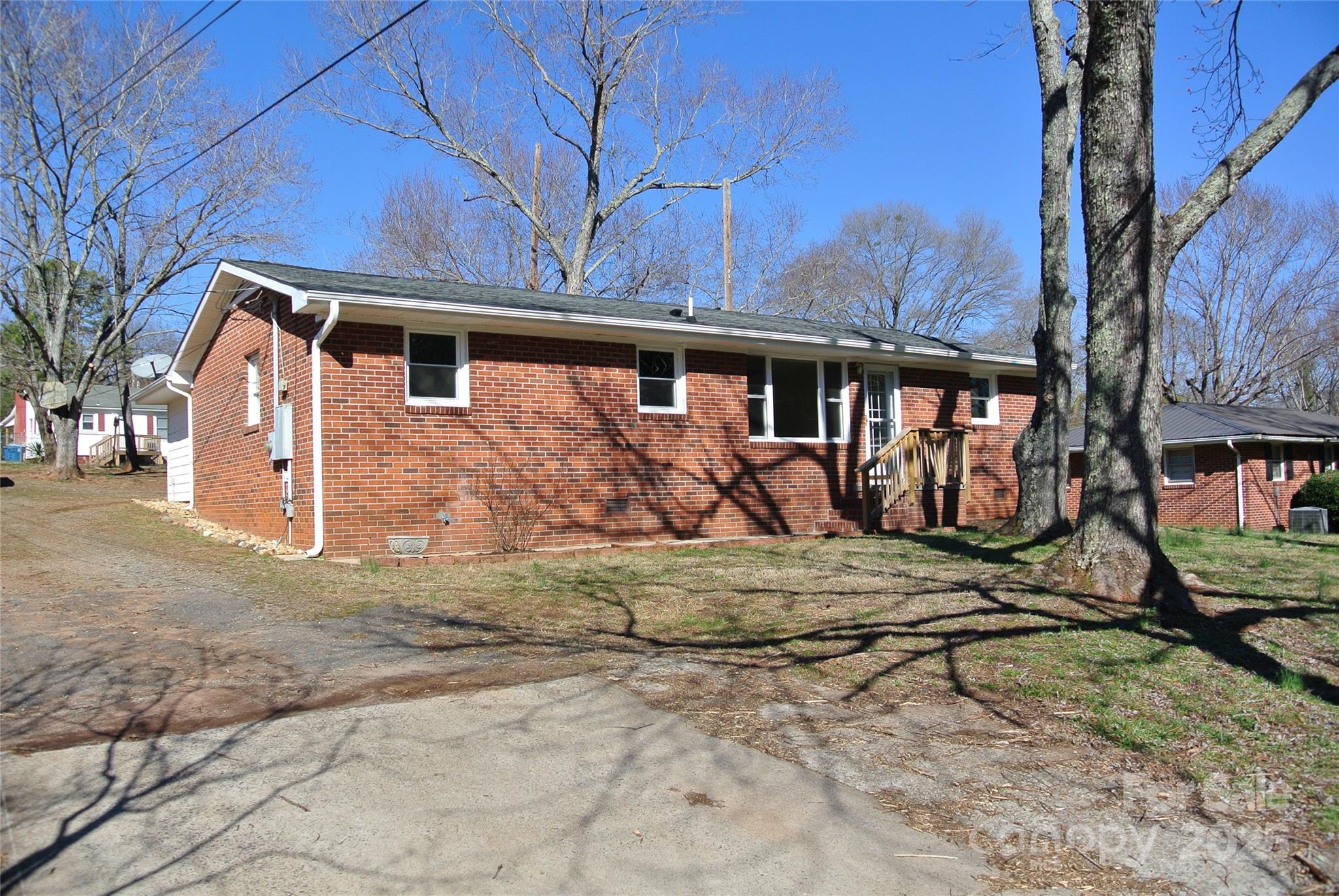 284 Brackett Road