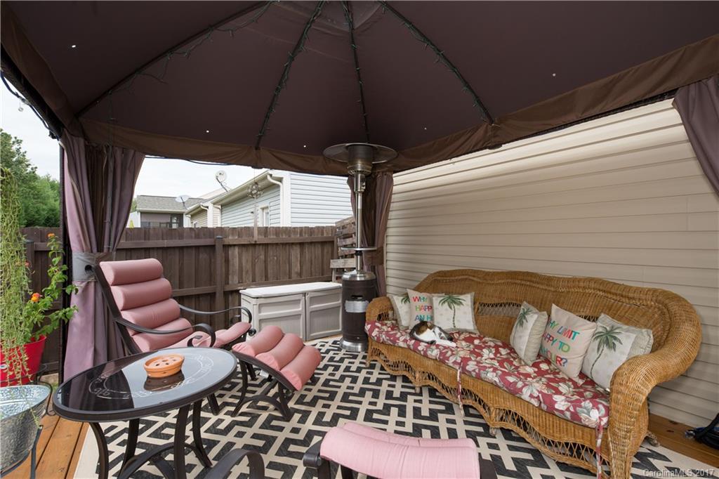 Newport Lakes - Residential