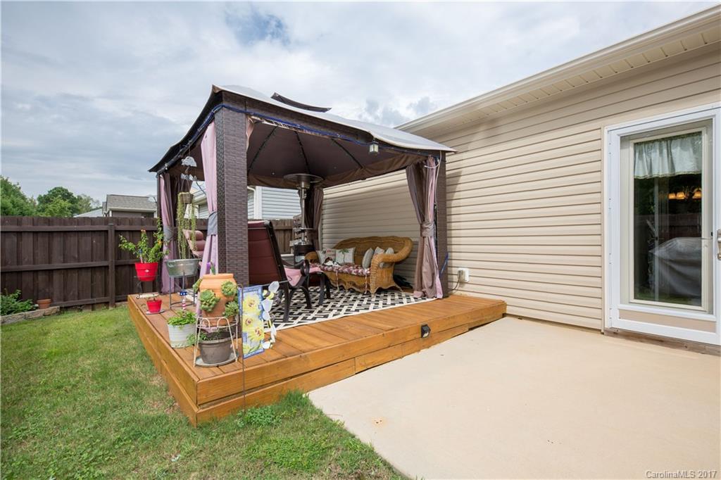 Newport Lakes - Residential