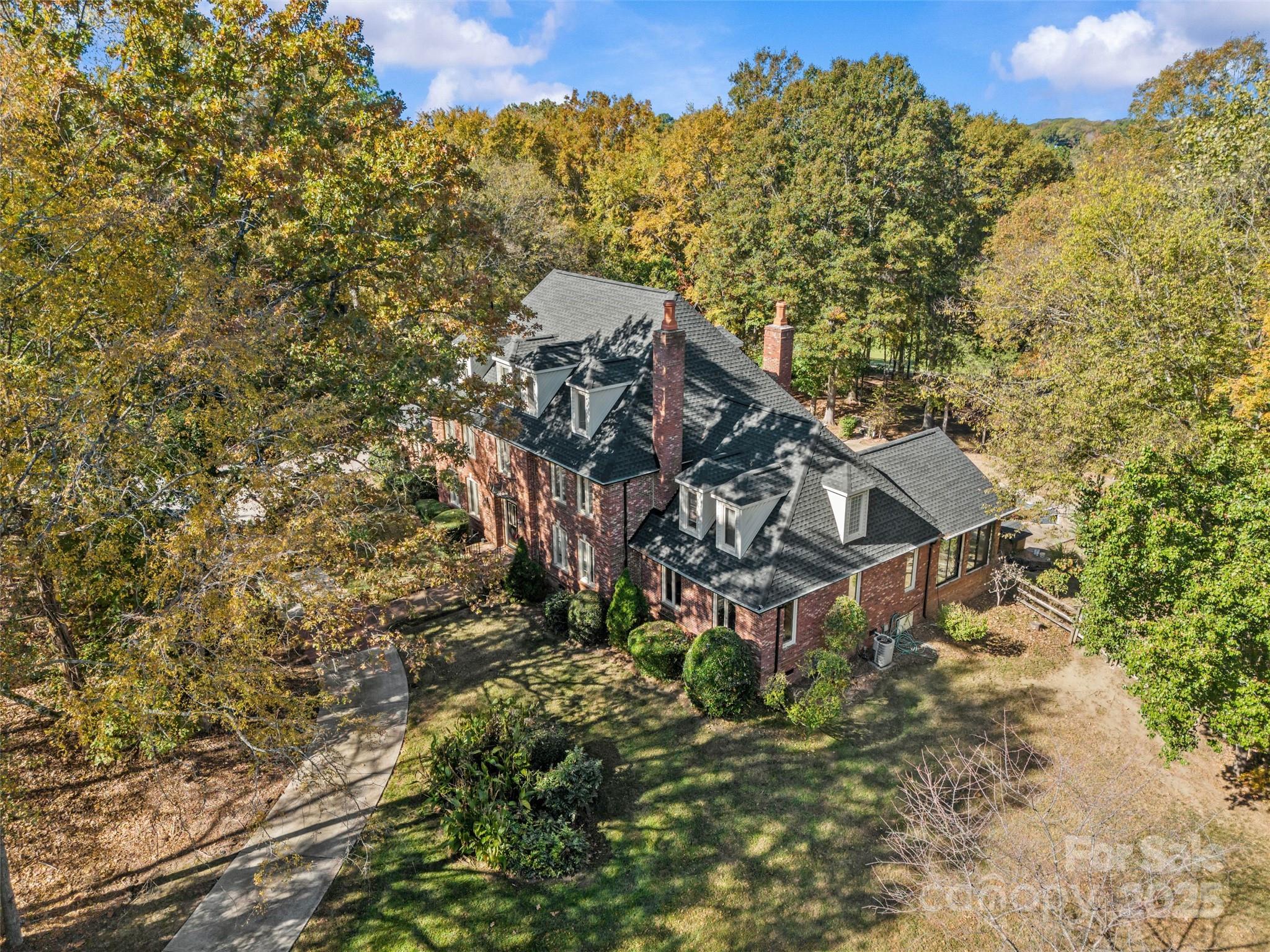 Five Knolls Estates - Residential