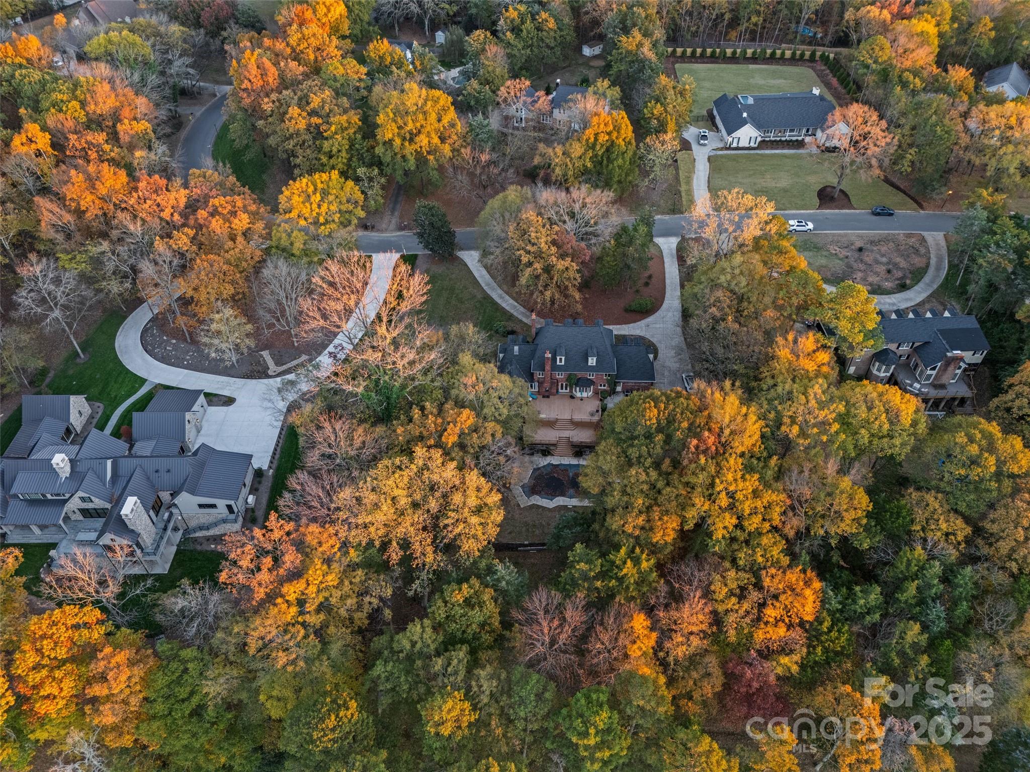 Five Knolls Estates - Residential