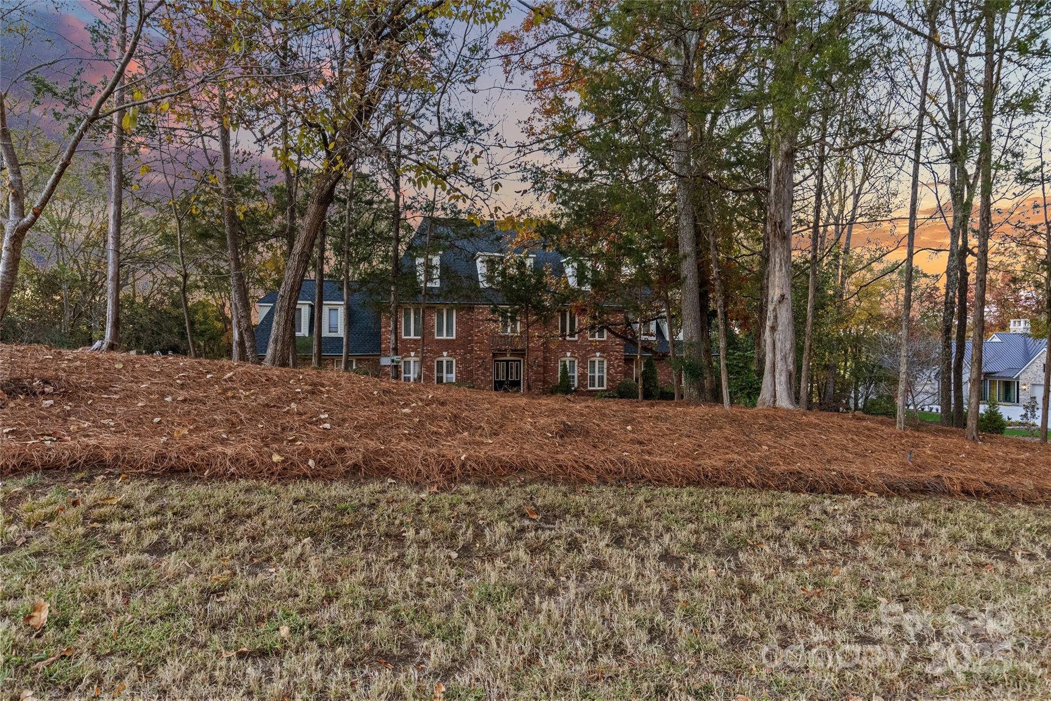 Five Knolls Estates - Residential