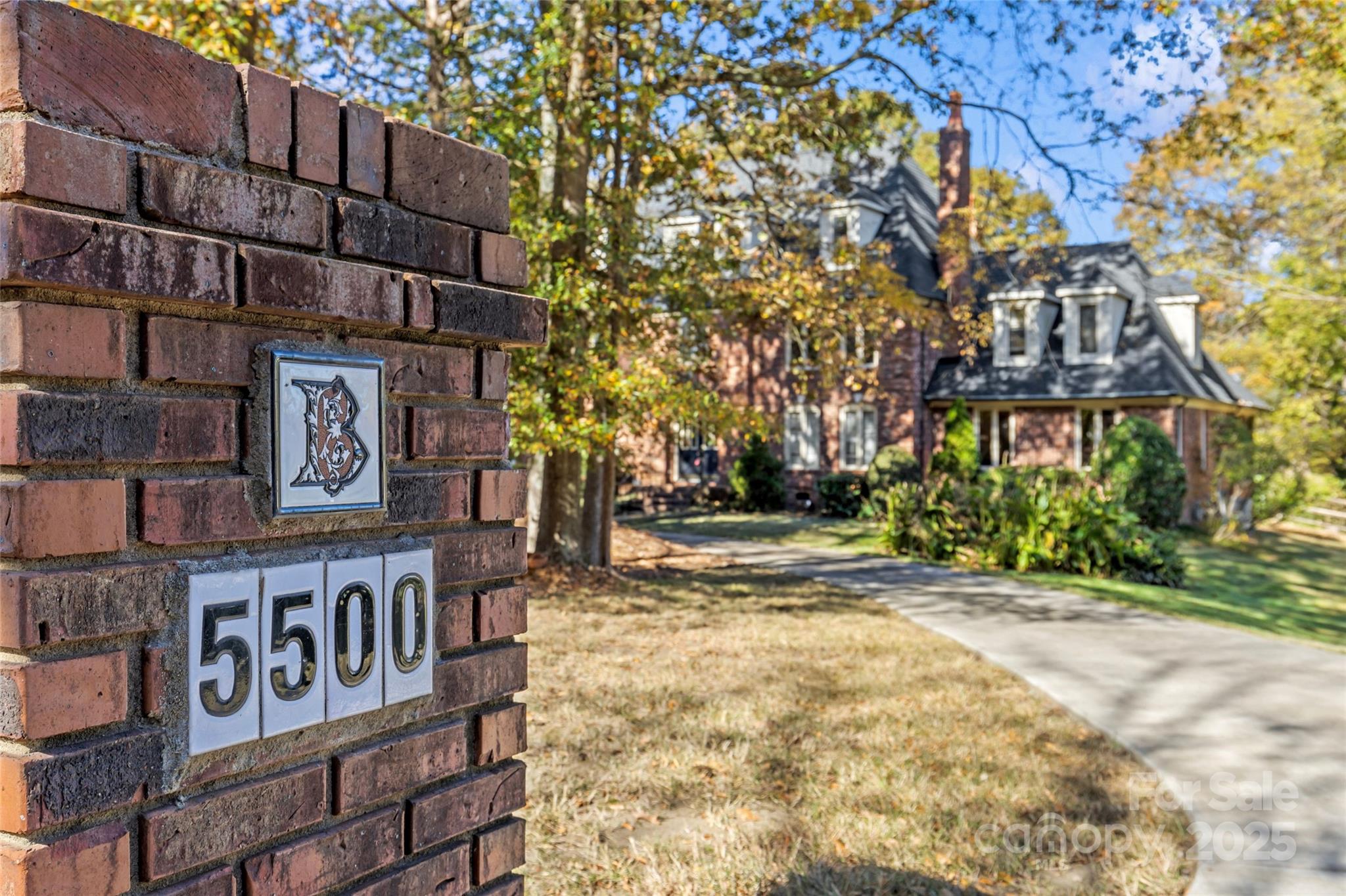 Five Knolls Estates - Residential