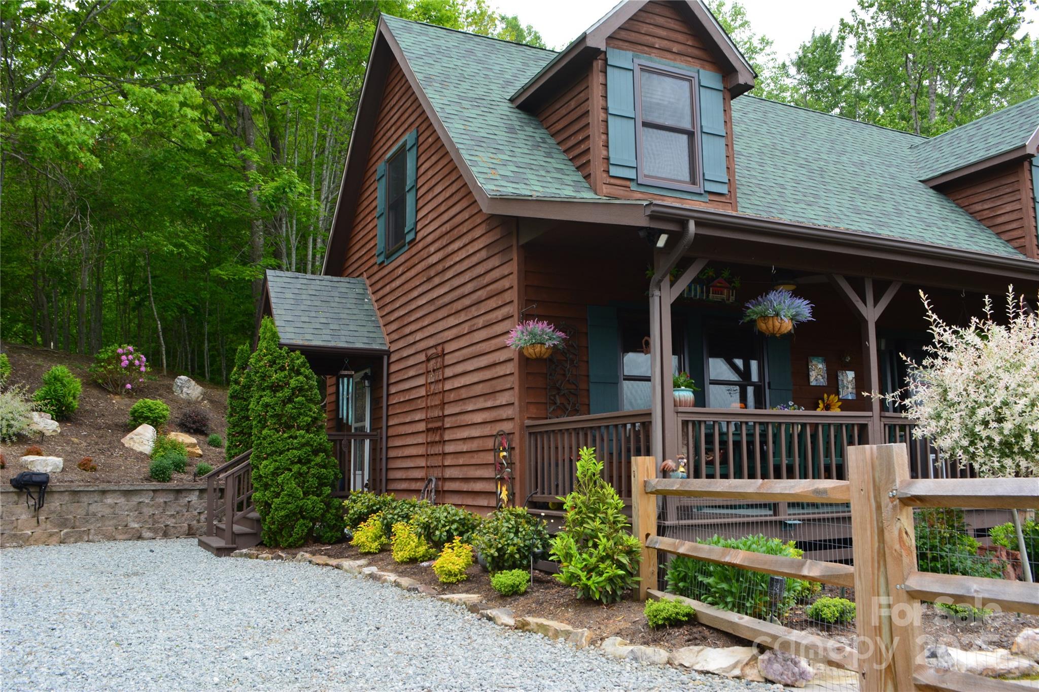 394 Hummingbird Lane