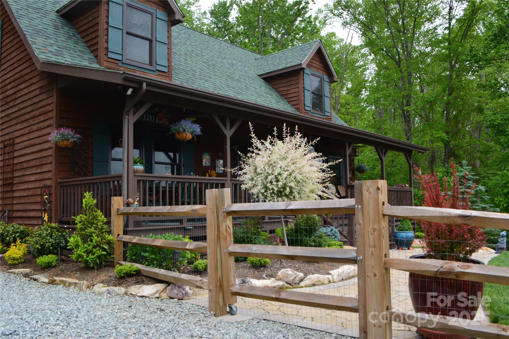394 Hummingbird Lane