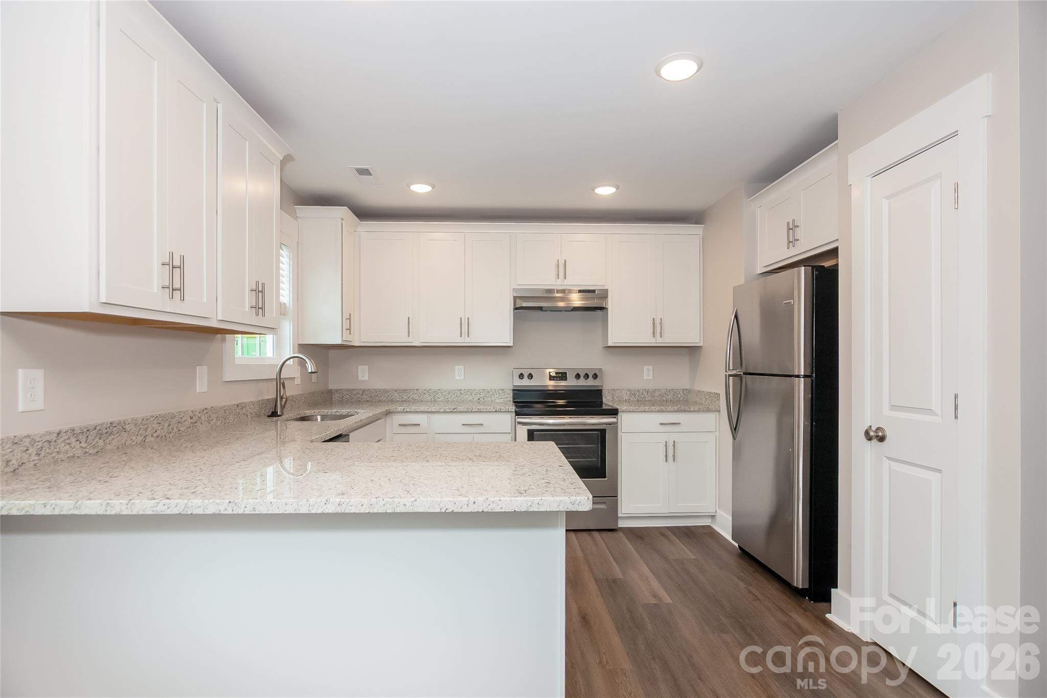 Groves Thread Company - Residential Lease