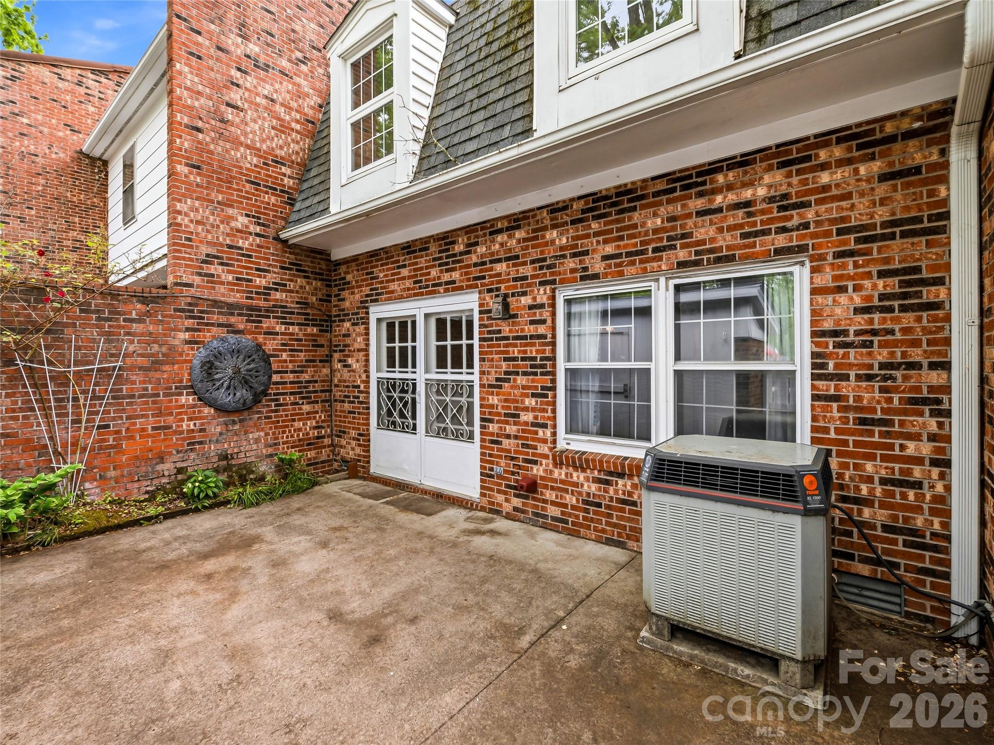 Kensington Court - Residential