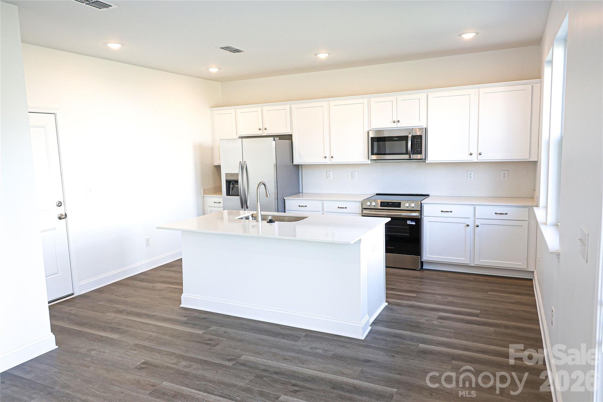 5015 TWIN RIVER Drive