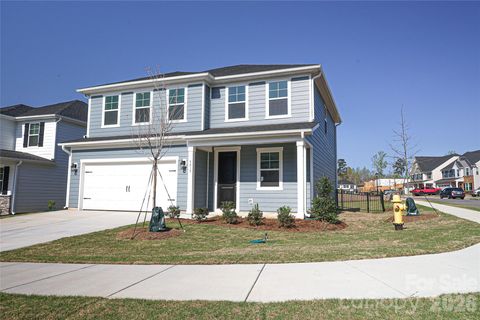 Photo of 5015 TWIN RIVER Drive, Denver, NC 28037 (MLS # 4365162)