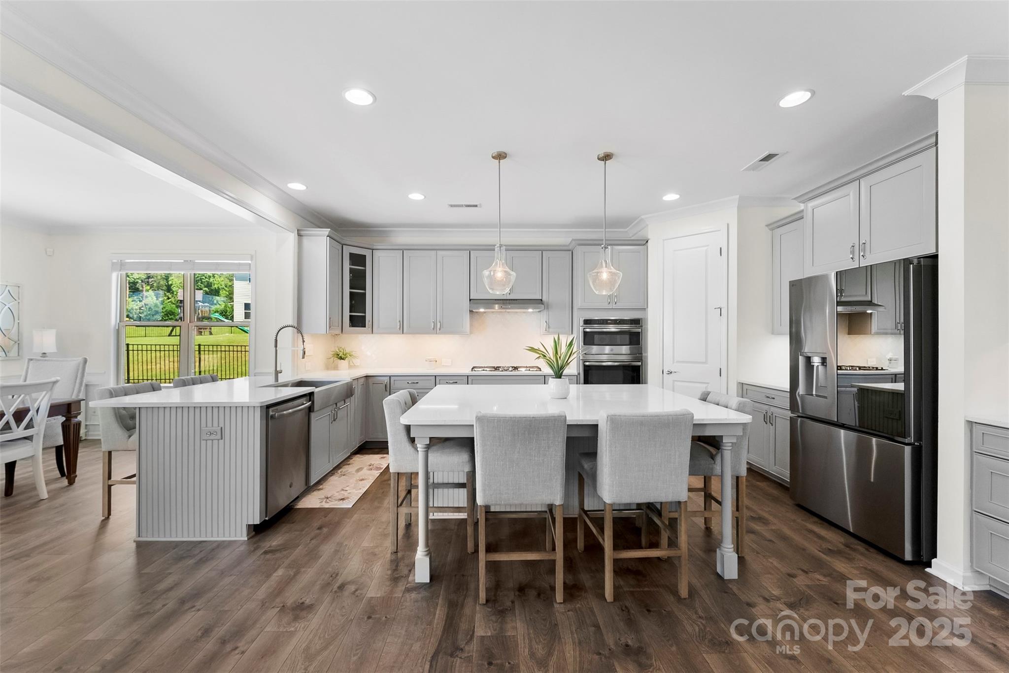 THE RETREAT AT RAYFIELD - Residential