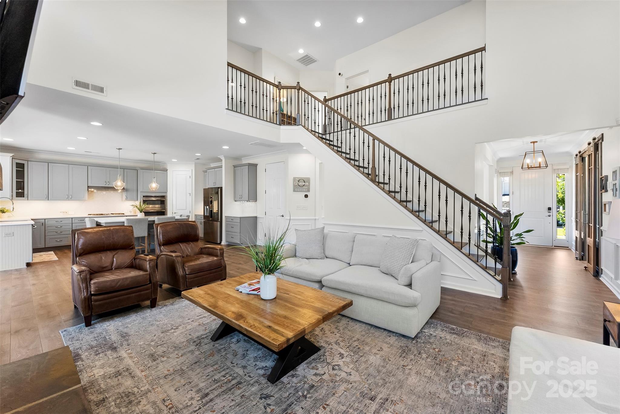 THE RETREAT AT RAYFIELD - Residential