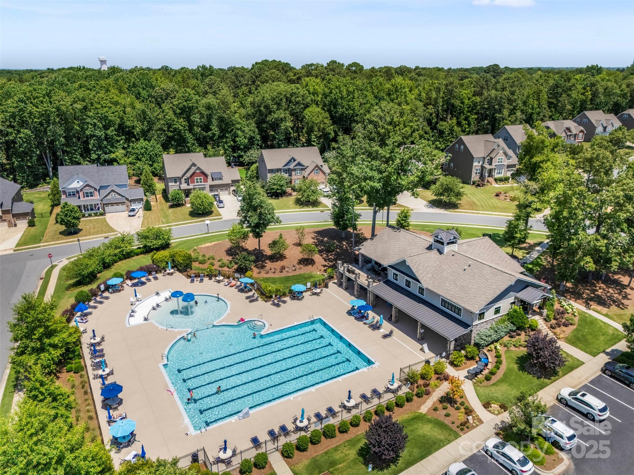 THE RETREAT AT RAYFIELD - Residential