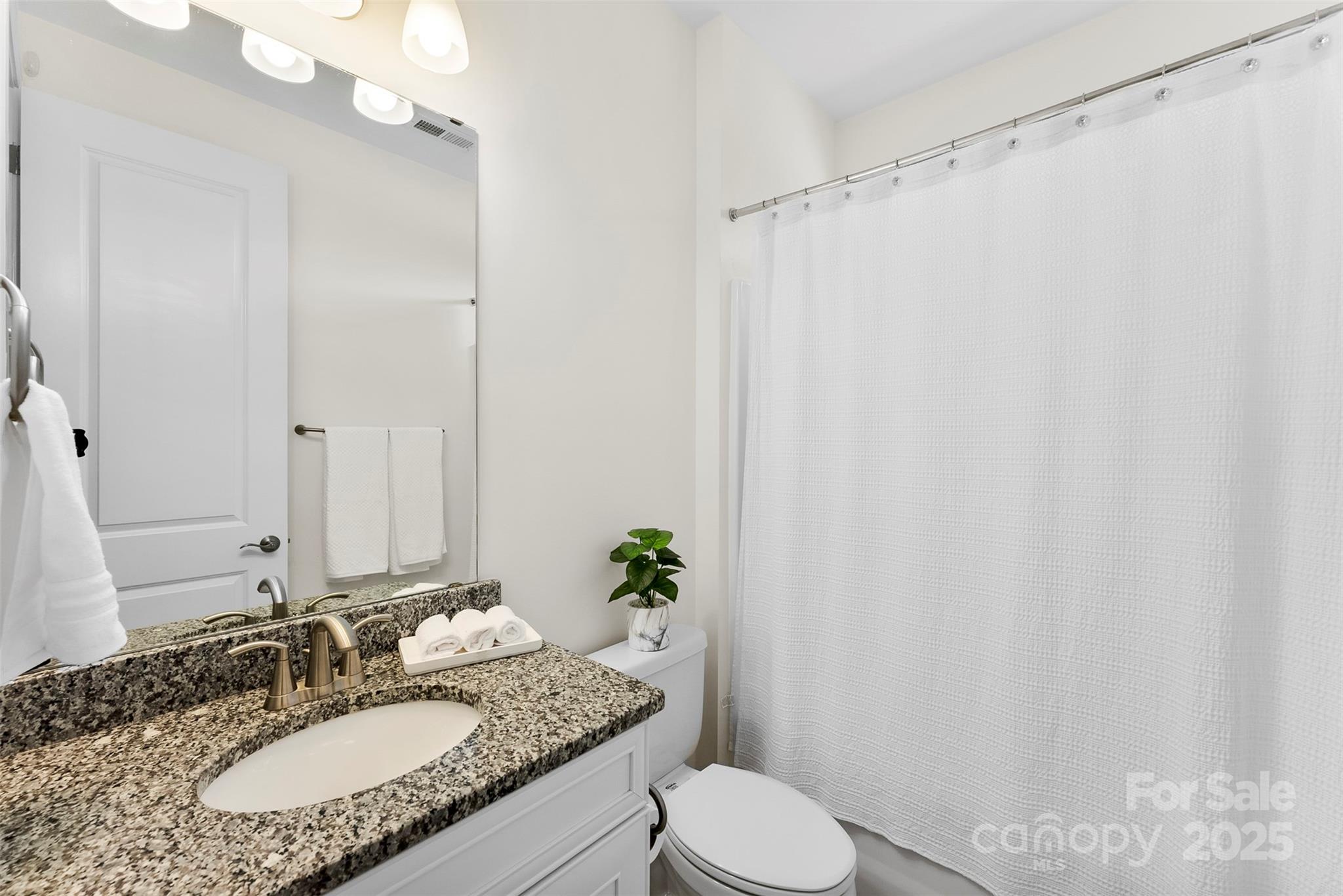 THE RETREAT AT RAYFIELD - Residential