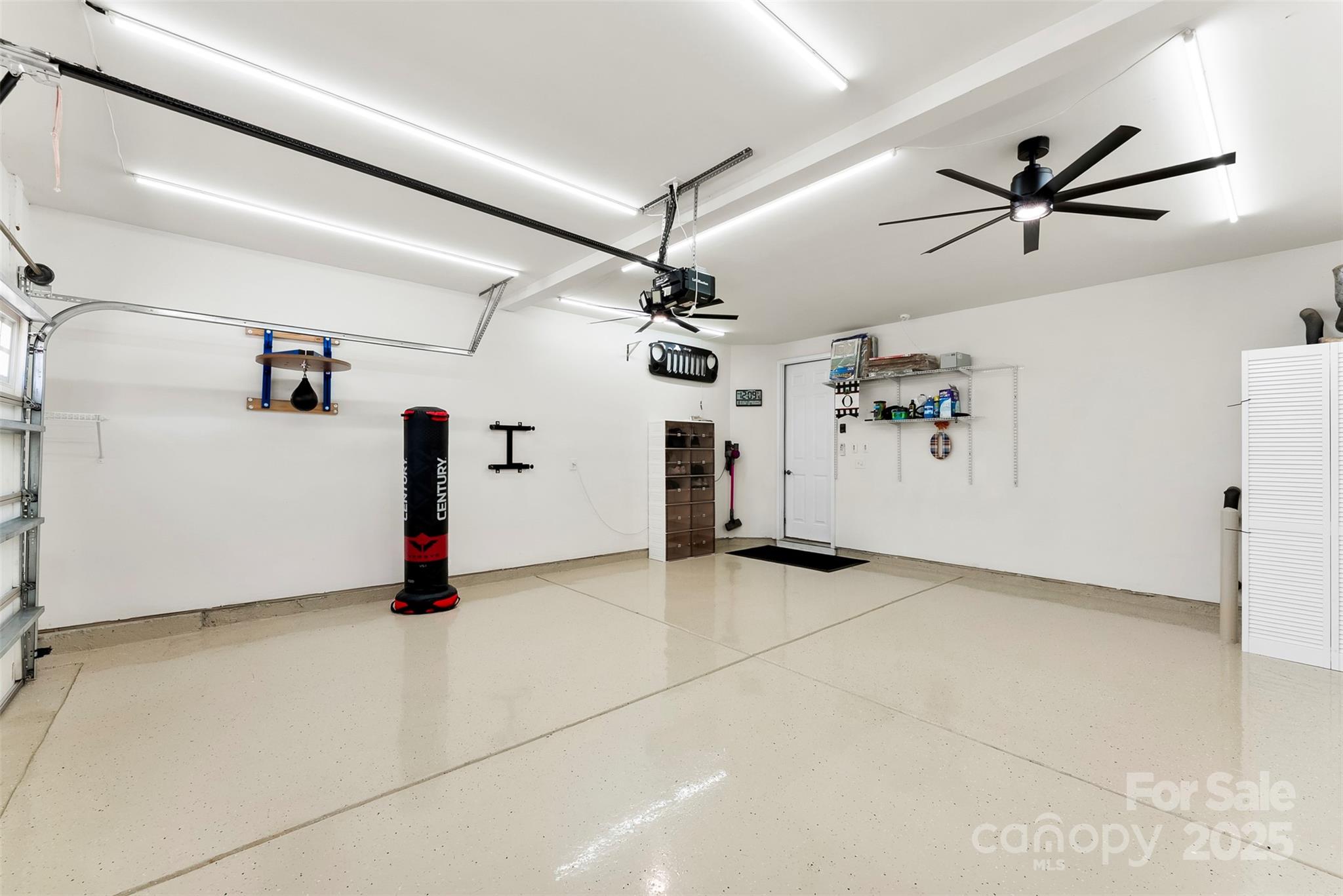 THE RETREAT AT RAYFIELD - Residential