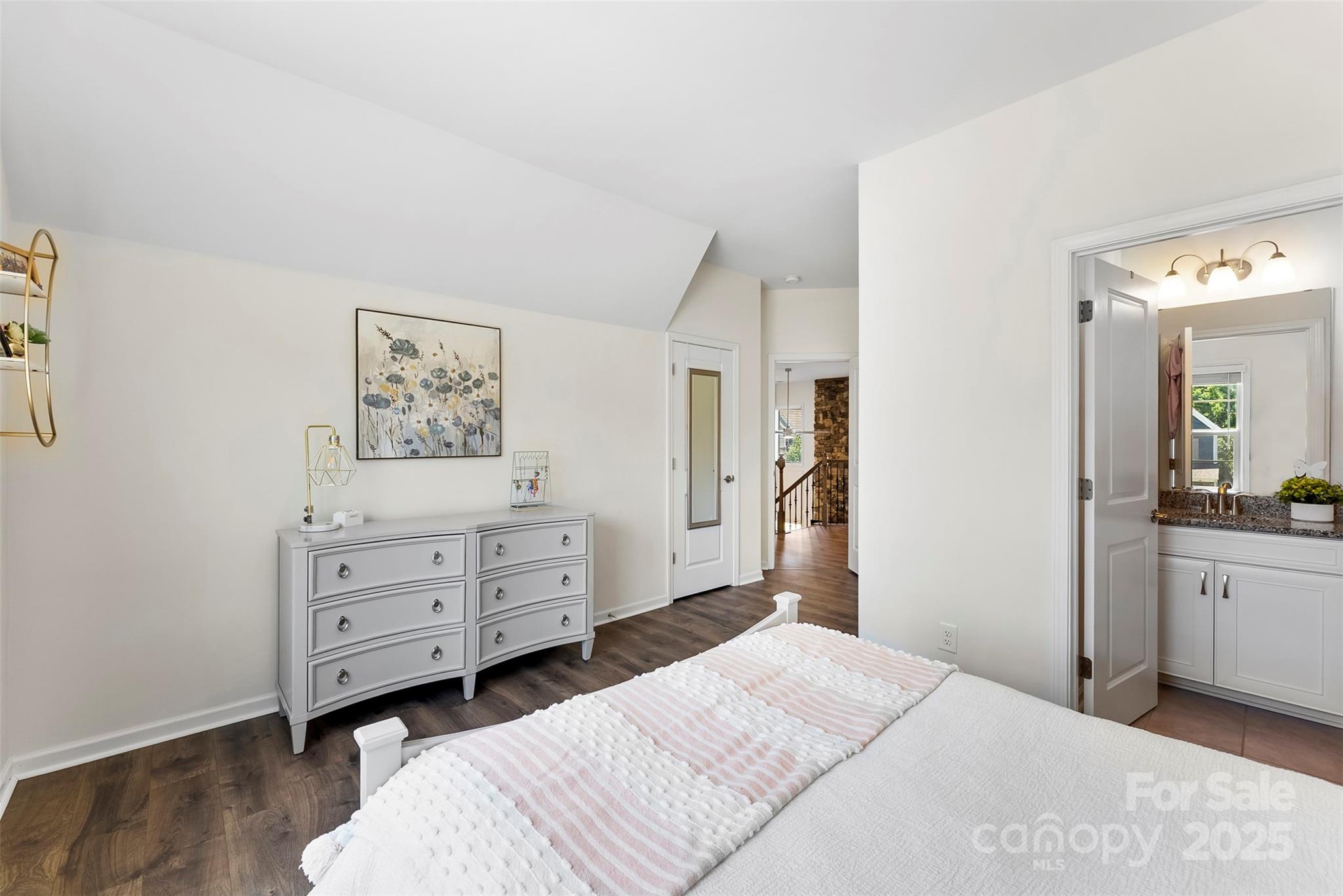 THE RETREAT AT RAYFIELD - Residential