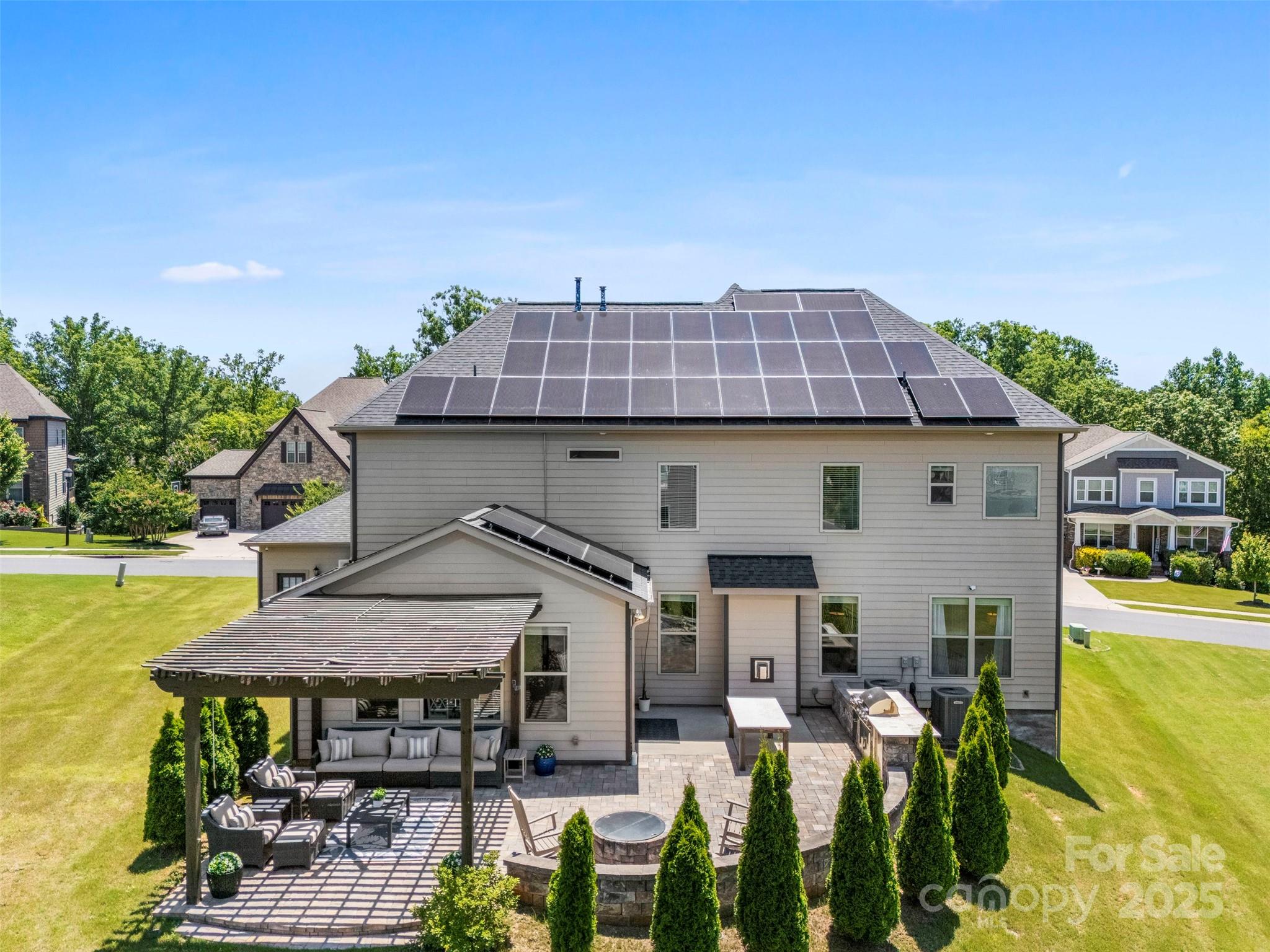 THE RETREAT AT RAYFIELD - Residential