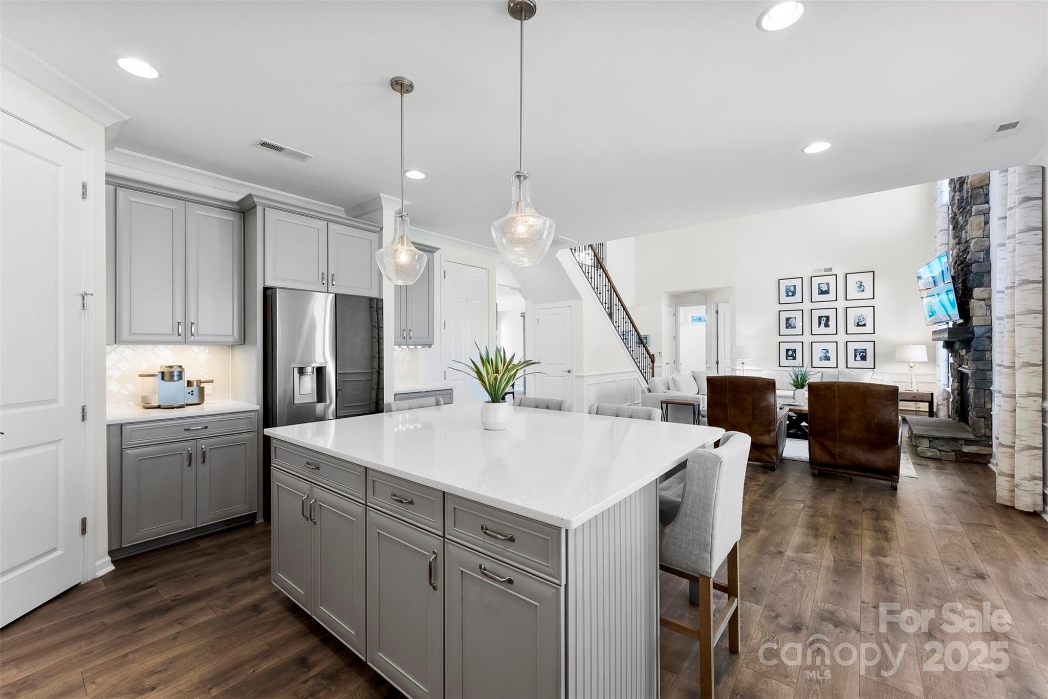 THE RETREAT AT RAYFIELD - Residential