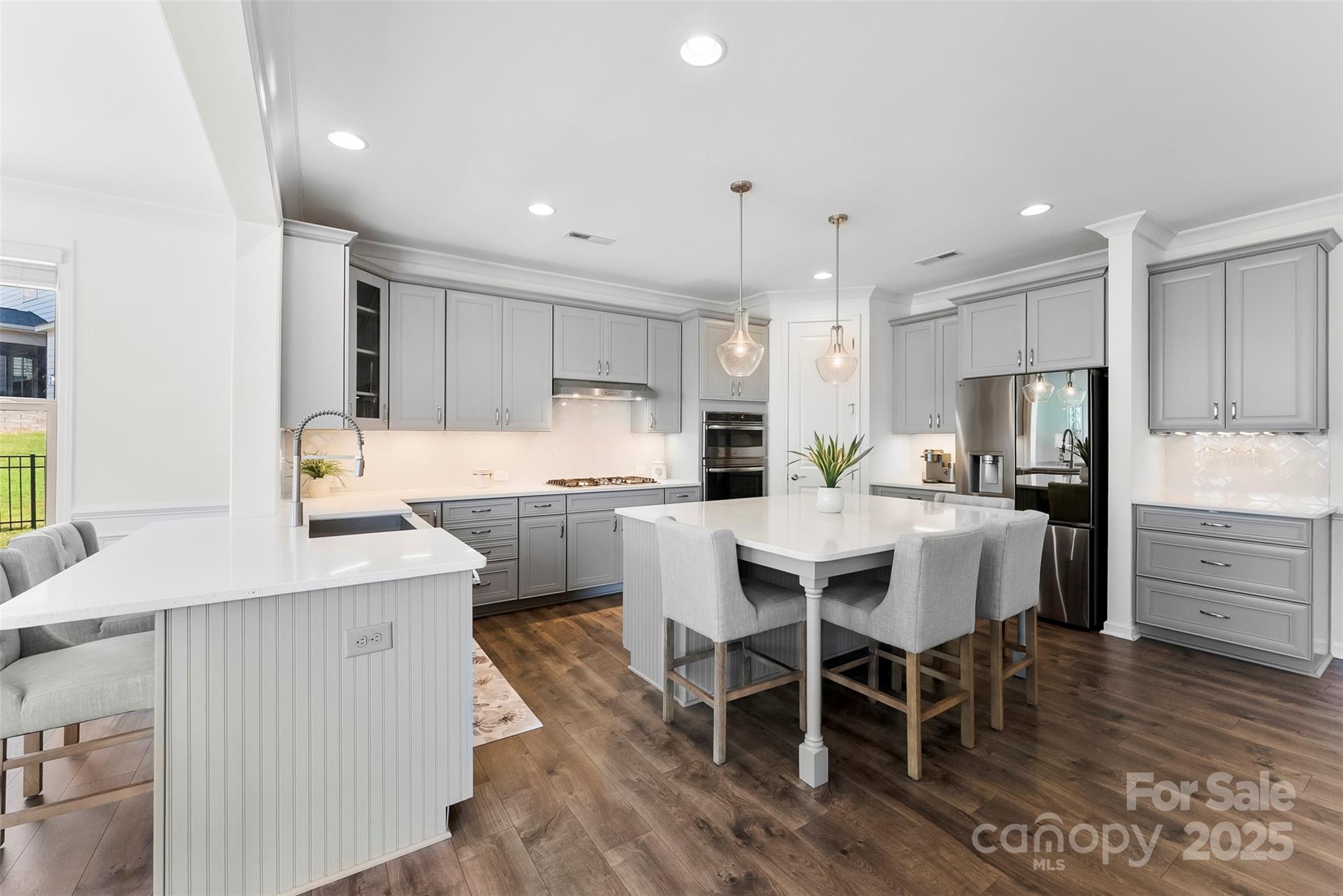 THE RETREAT AT RAYFIELD - Residential