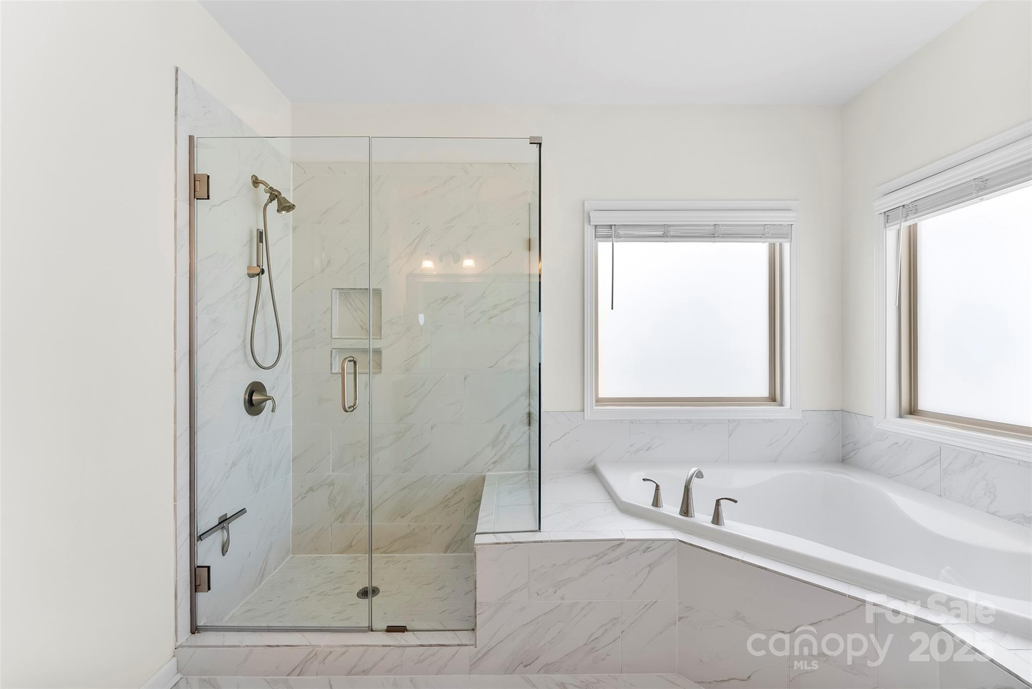 THE RETREAT AT RAYFIELD - Residential