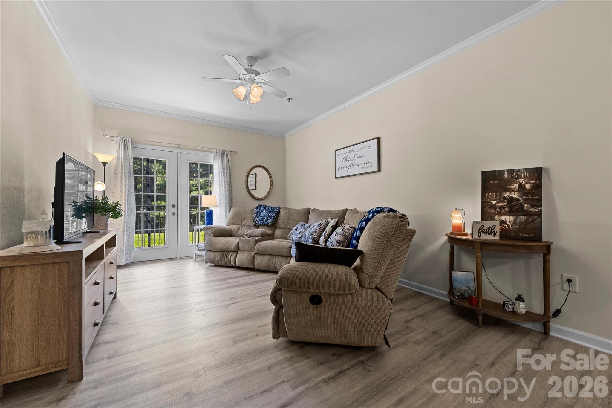 100 Vista Lake Drive 3