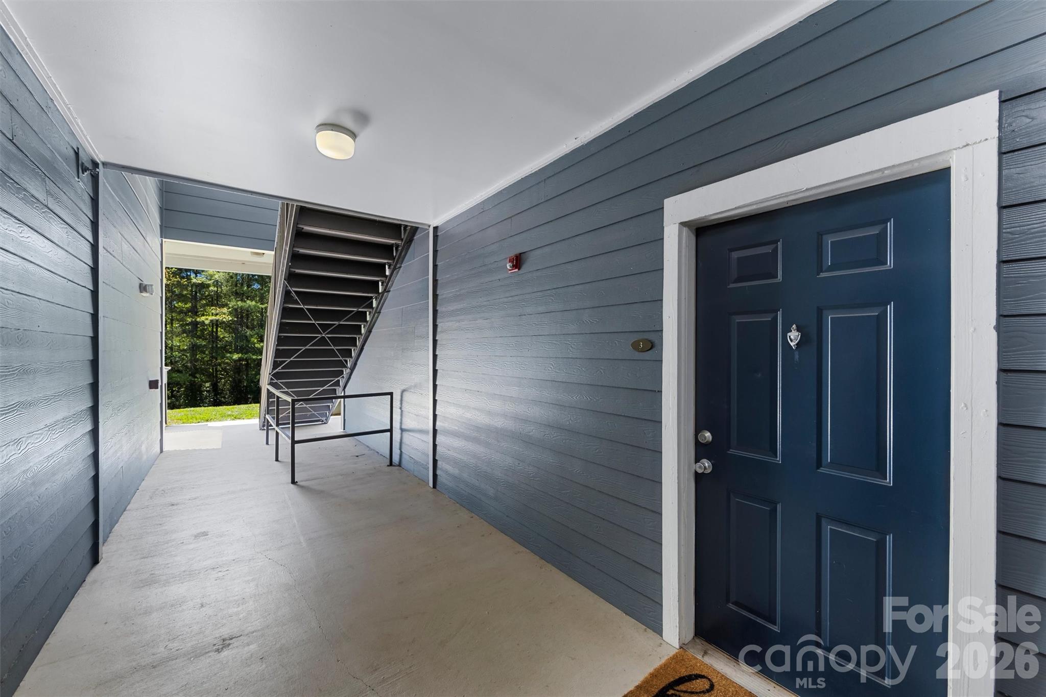 100 Vista Lake Drive 3