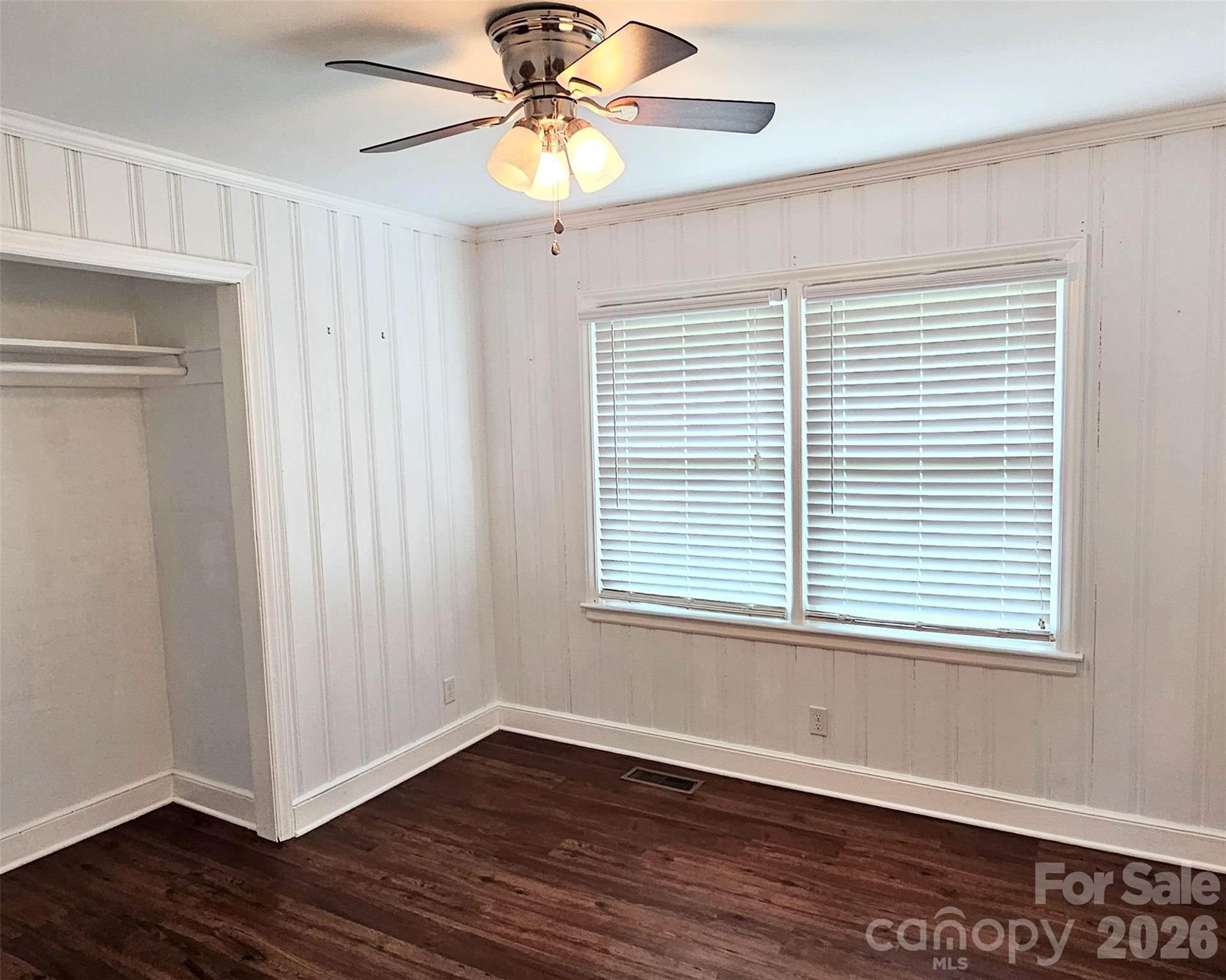 Dutchman Heights - Residential