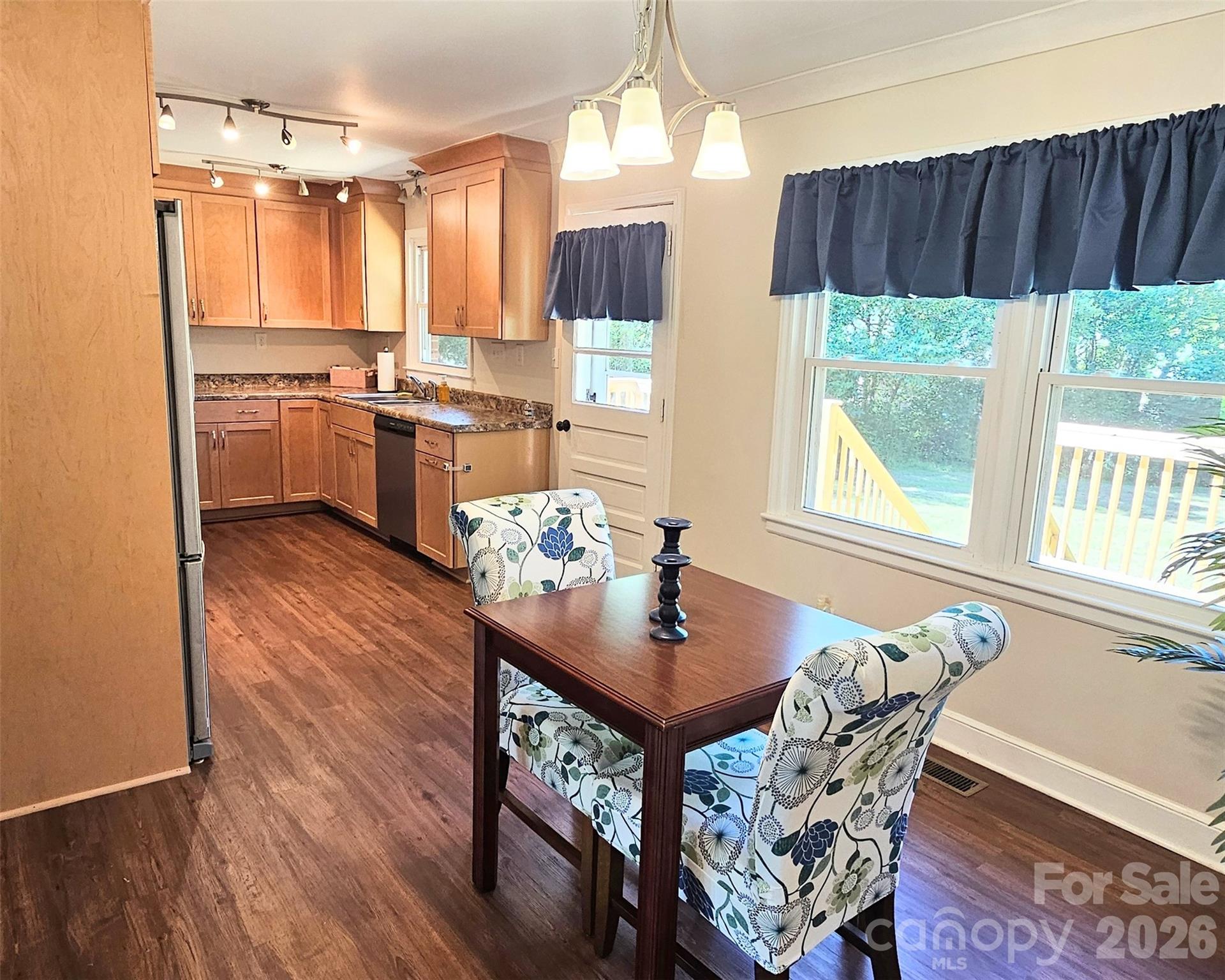 Dutchman Heights - Residential