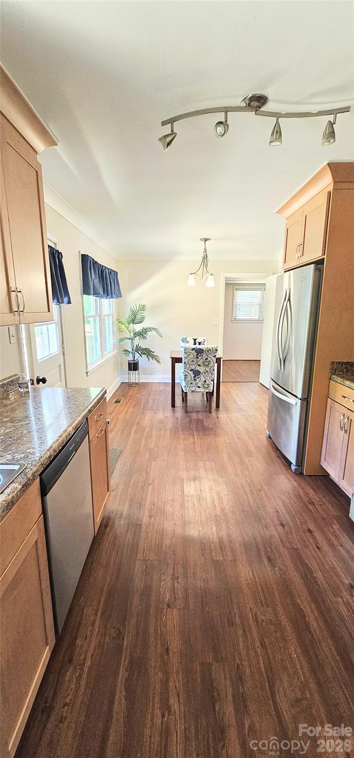 Dutchman Heights - Residential